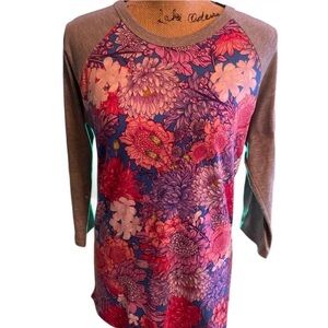 LuLaRoe Randy Floral Raglan Tee Small Pink Purple Baseball Sleeve Top